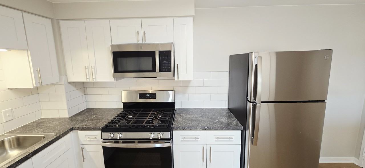 11011 - 13 South Lloyd Drive - Photo 2 of 41