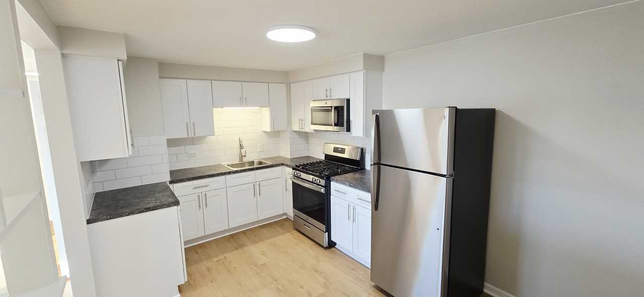 11011 - 13 South Lloyd Drive - Photo 4 of 41