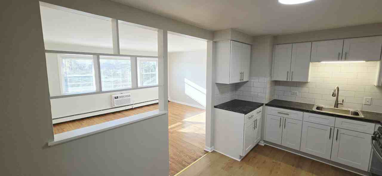 11011 - 13 South Lloyd Drive - Photo 5 of 41