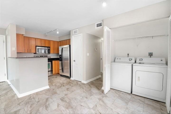 1055 Crystal Way #J - Photo 6 of 8