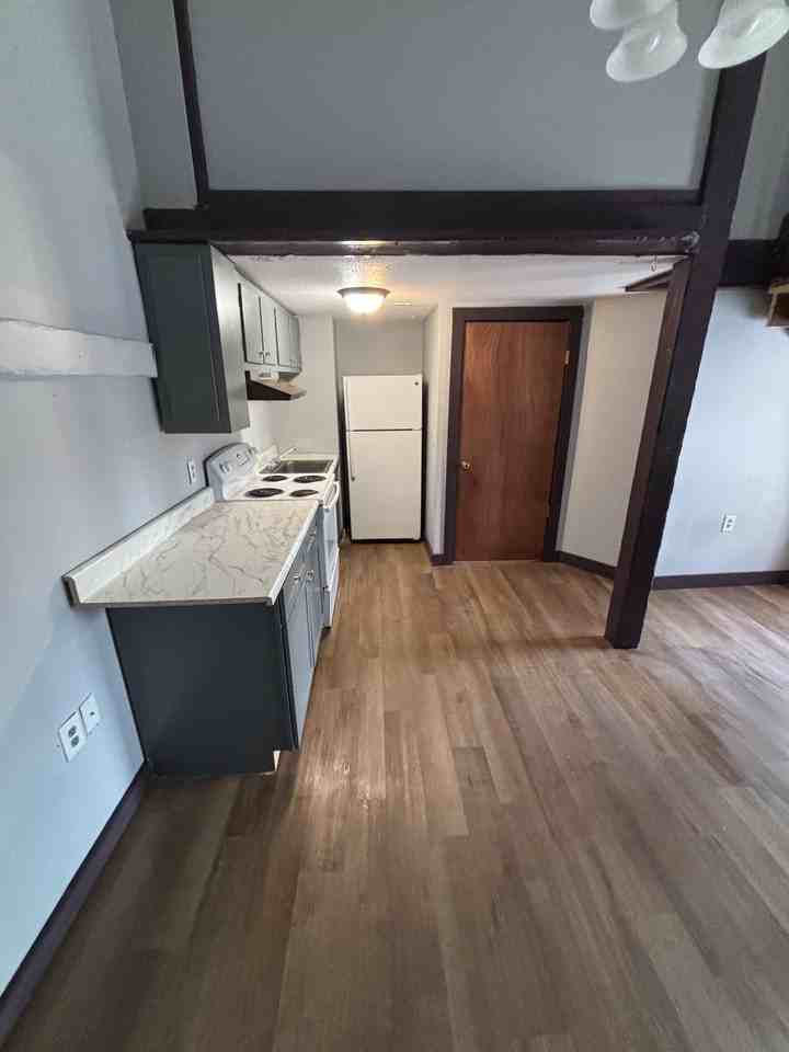 105 Main Street - Photo 3 of 20