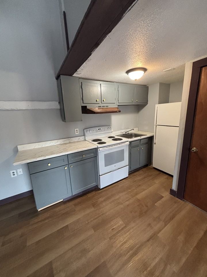 105 Main Street - Photo 4 of 20