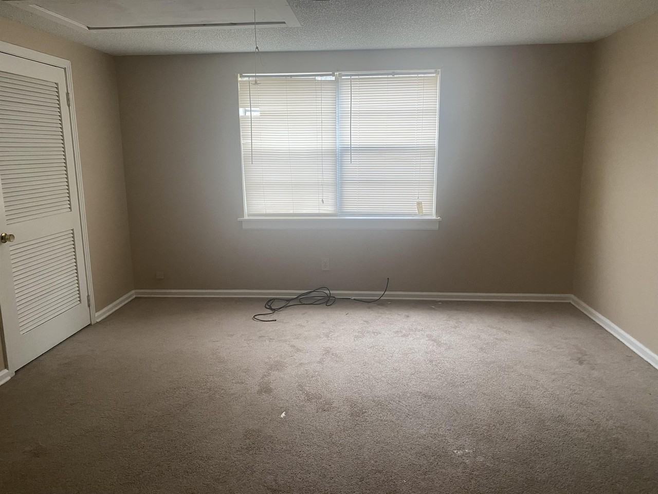 405 N Lafayette Apt 3 - Photo 4 of 7