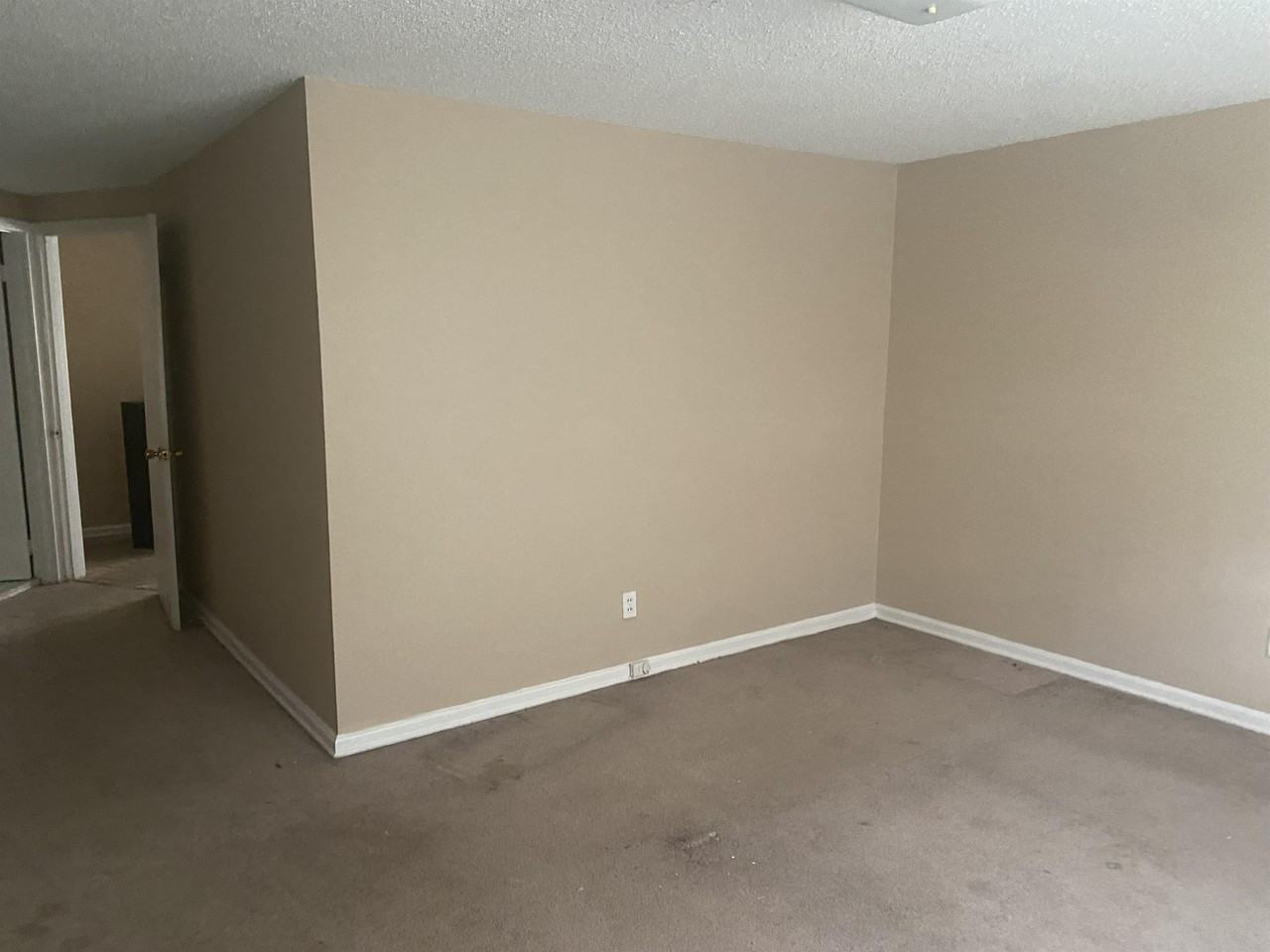 405 N Lafayette Apt 3 - Photo 6 of 7