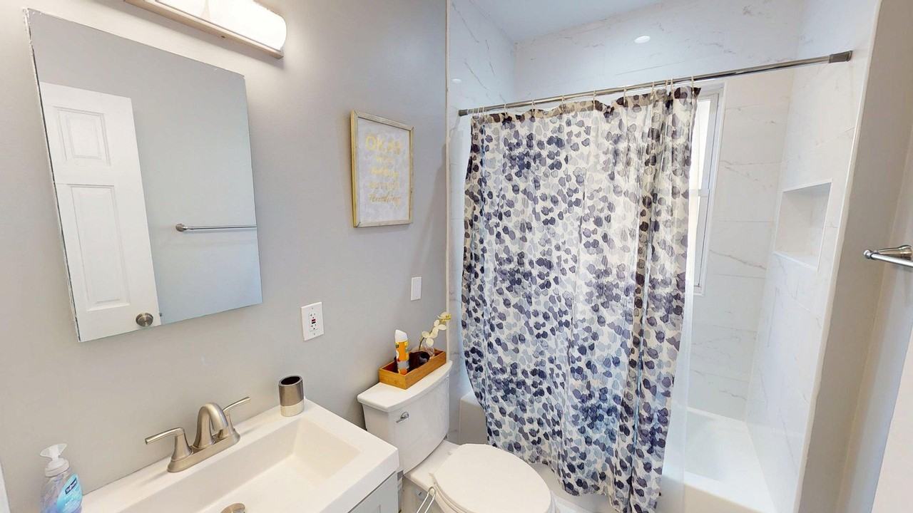 1341 Franklin Street Northeast #NA - Photo 6 of 24