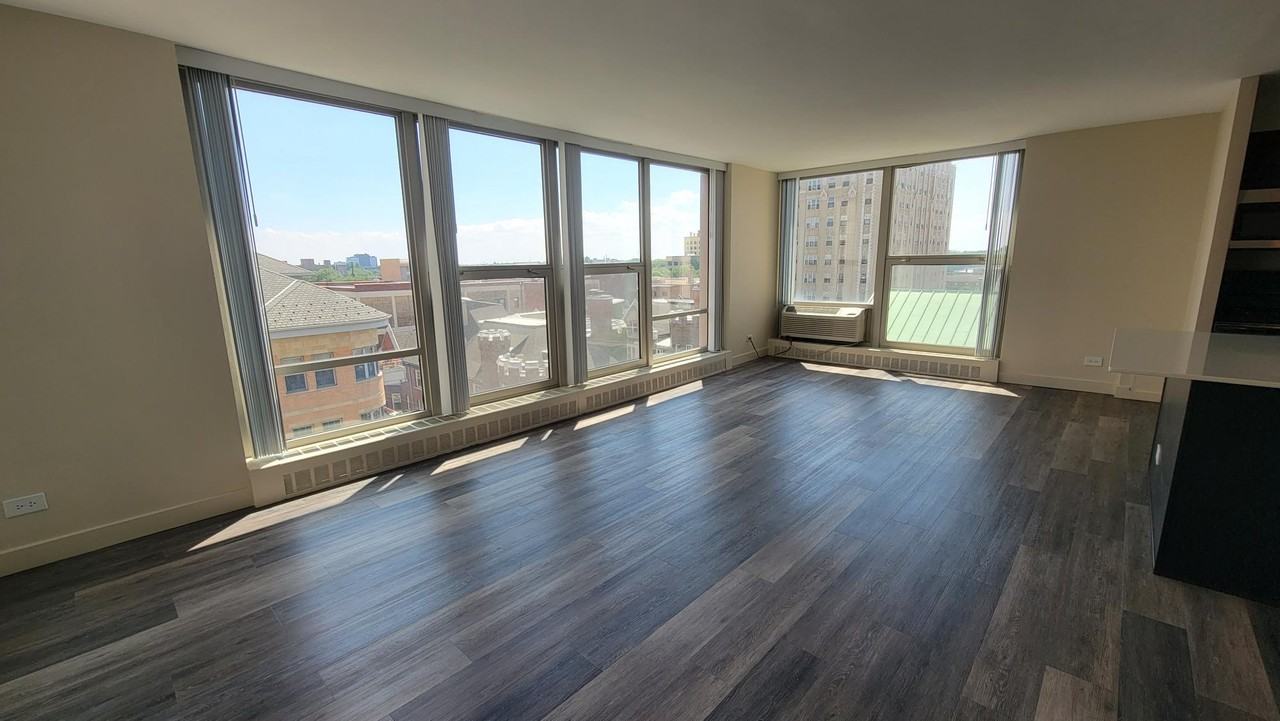 5600 N Sheridan Rd #D - Photo 4 of 13