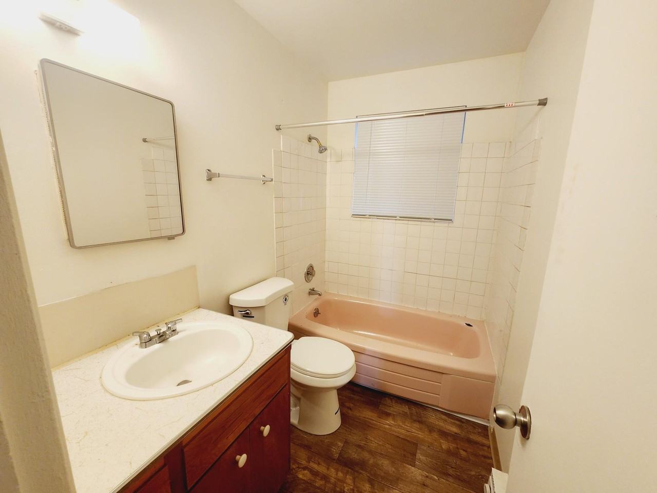 2102 W 1st Ave #8 - Photo 7 of 9