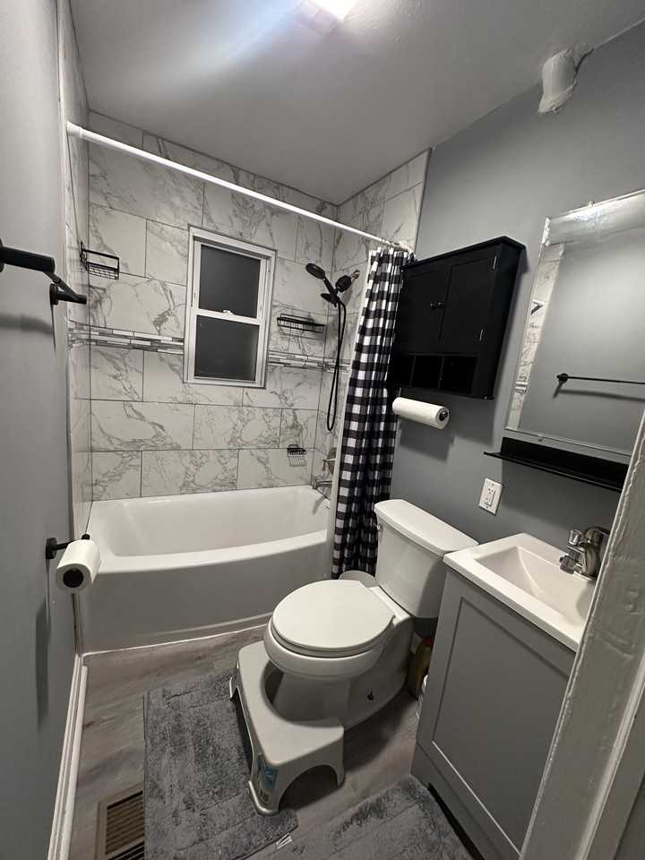 5119 E Street Southeast #NA - Photo 4 of 9