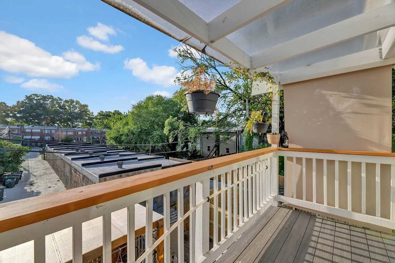 639 20th St Ne #NA - Photo 3 of 24