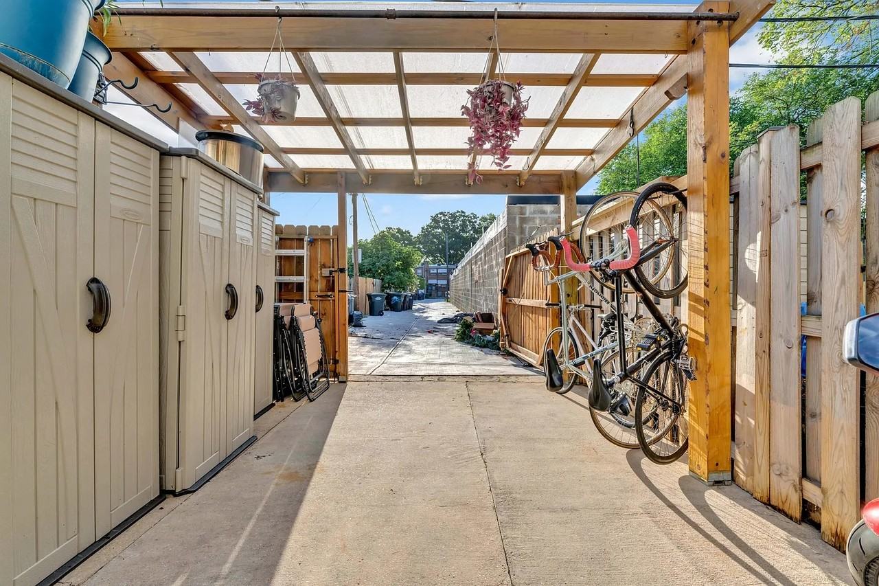 639 20th St Ne #NA - Photo 5 of 24