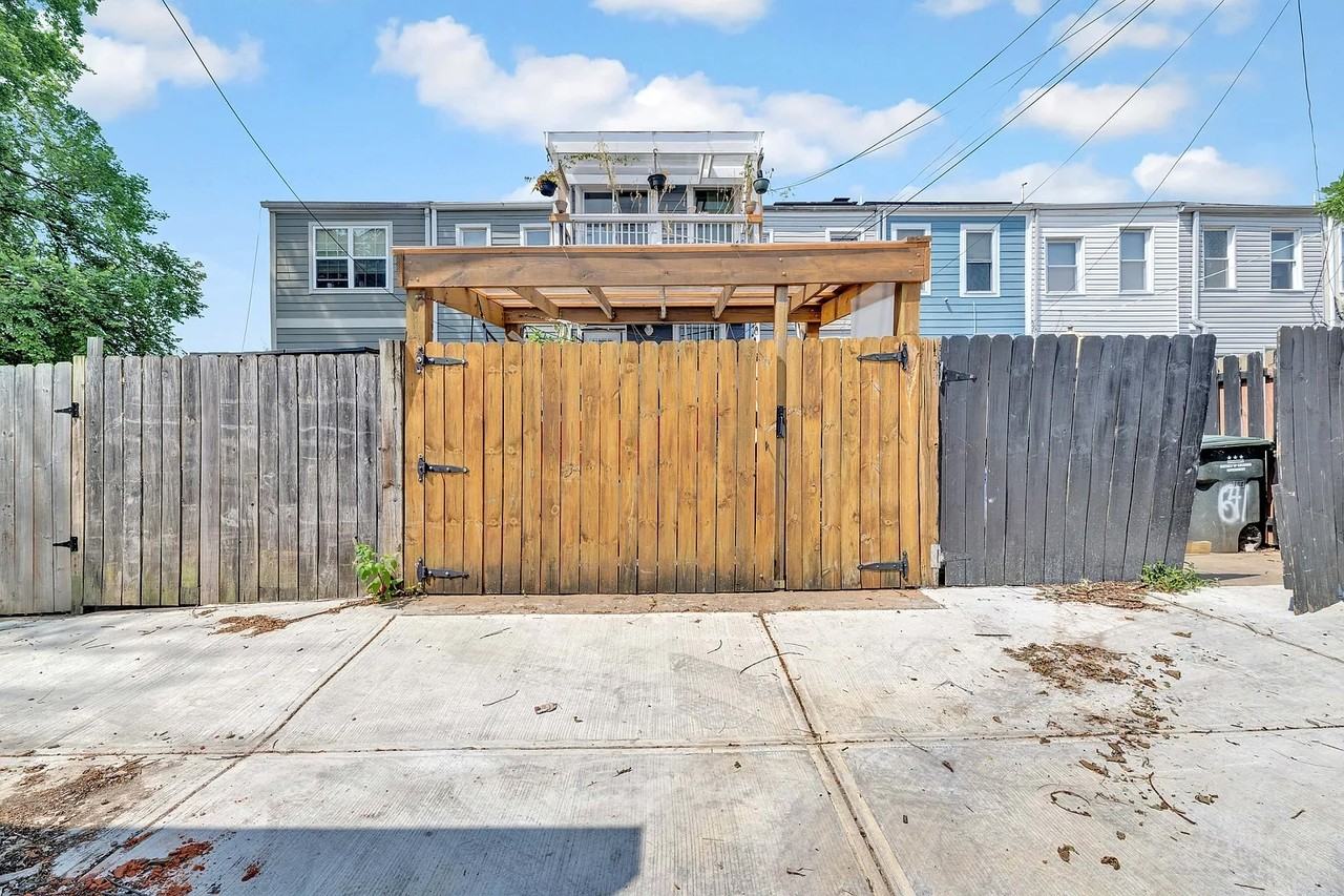 639 20th St Ne #NA - Photo 2 of 24