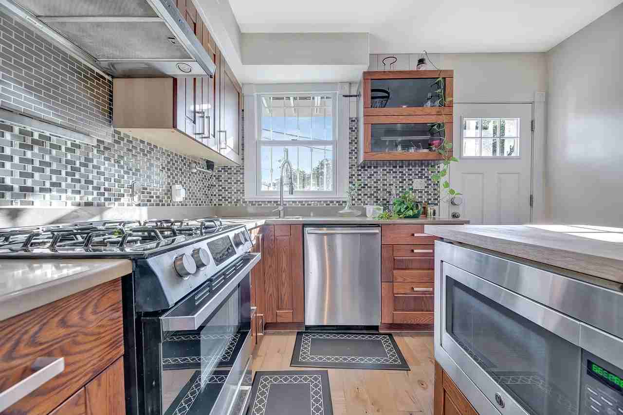 639 20th St Ne #NA - Photo 7 of 24