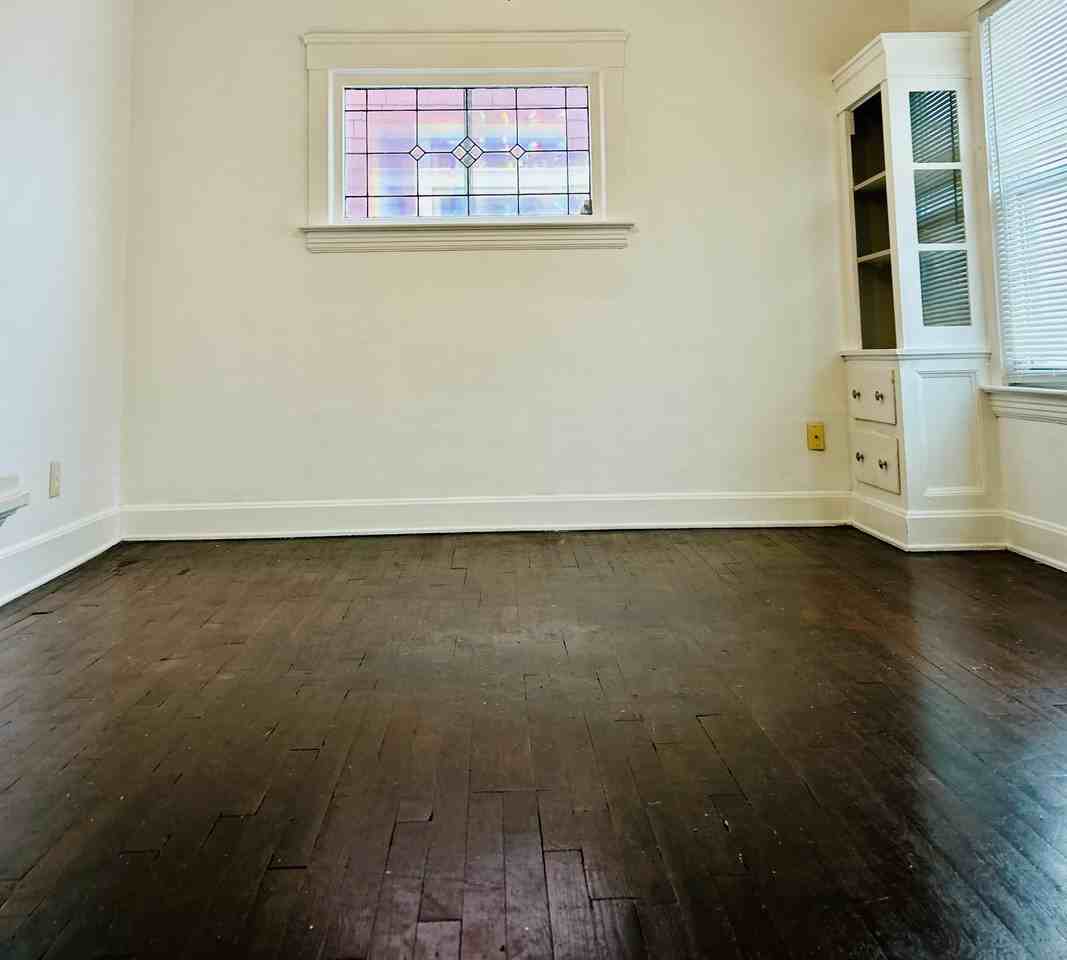 2027 Chesterland Ave #UP - Photo 4 of 14