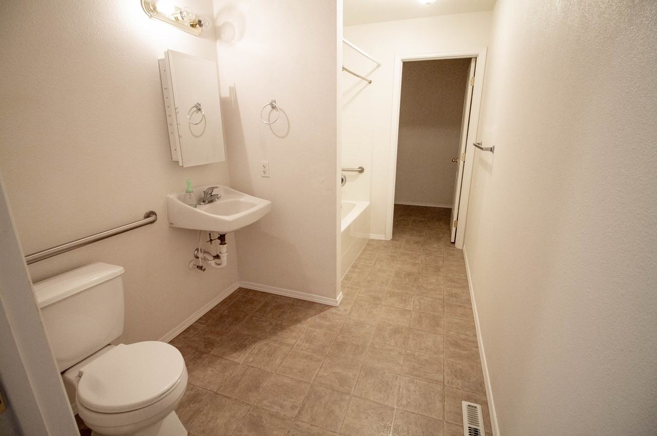 Teddy Place - Photo 4 of 15