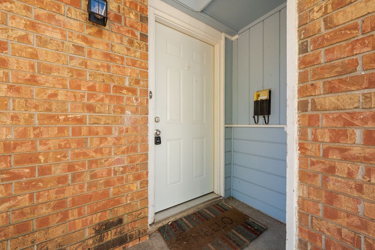 14013 N Everest Ave #1 - Photo 3 of 20