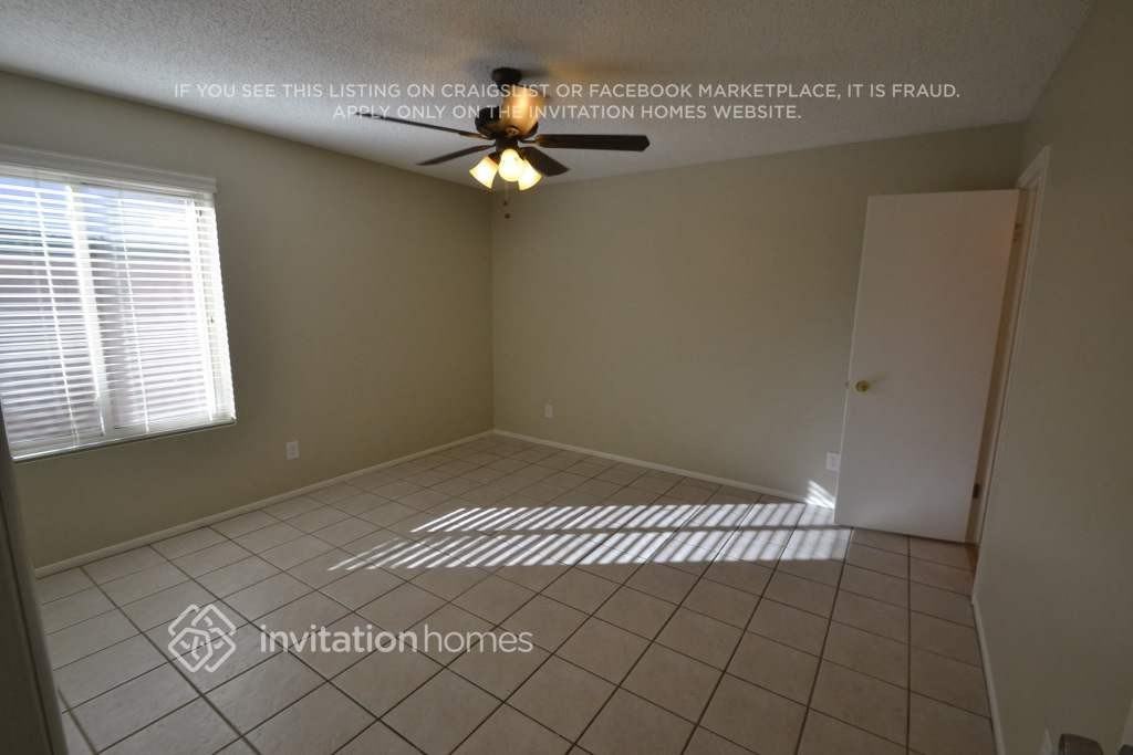 4220 West Mission Lane - Photo 5 of 12