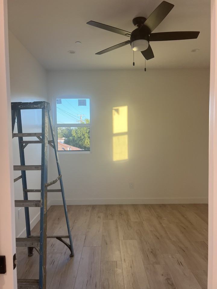 7538 Cozycroft Avenue #NA - Photo 6 of 18