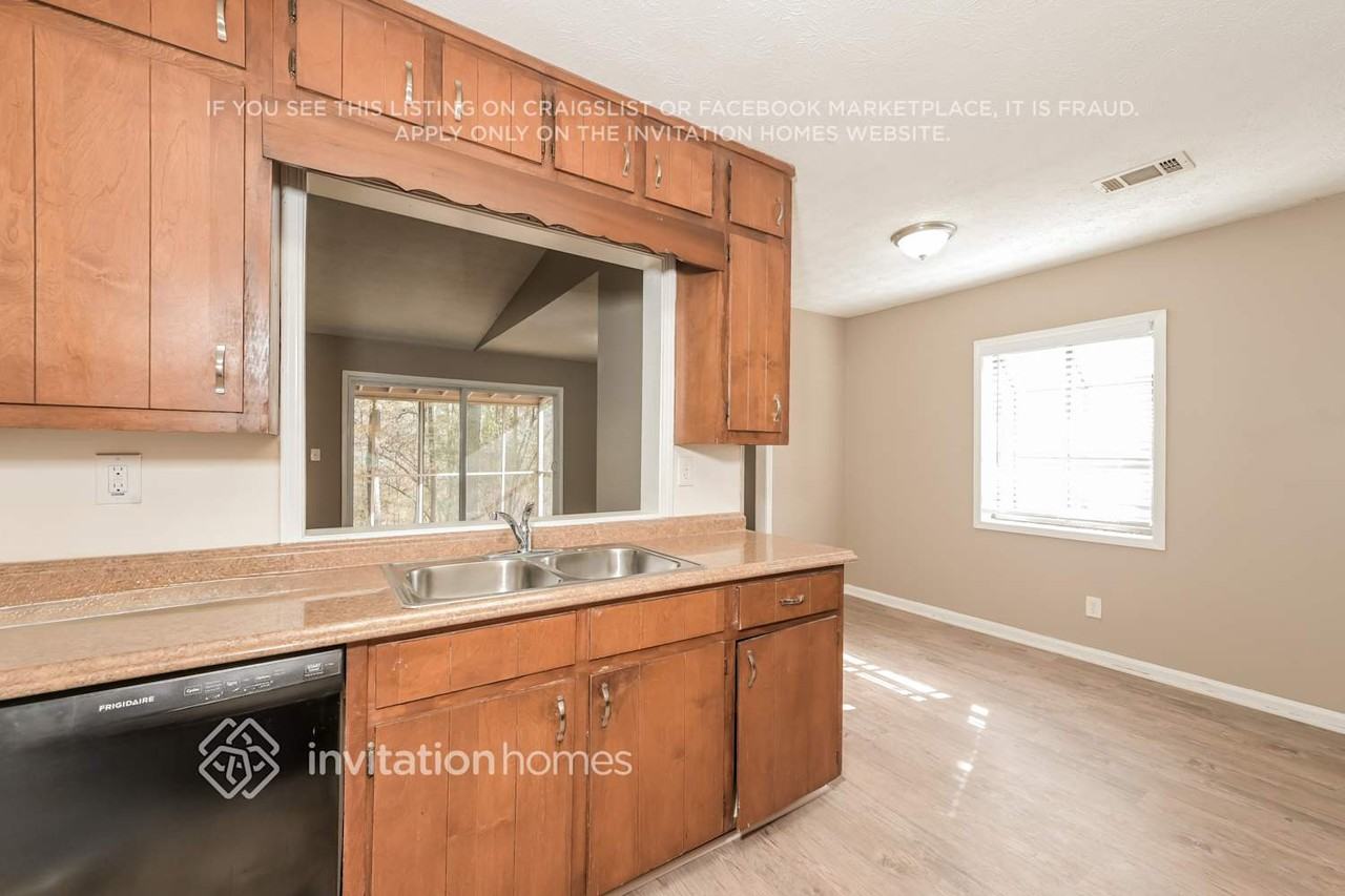 454 Fieldstream Way - Photo 7 of 17