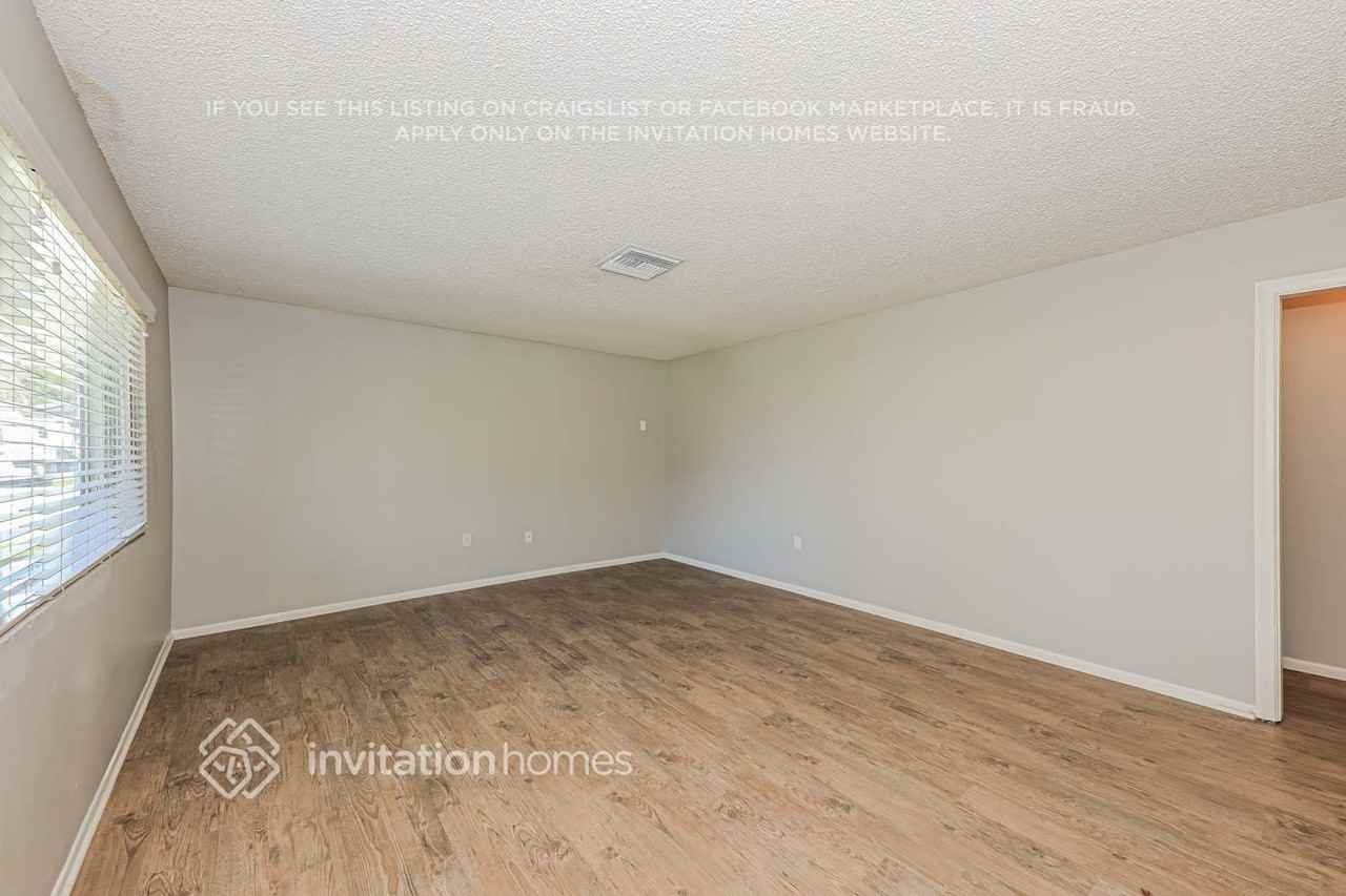 3937 North Golden Avenue - Photo 4 of 17