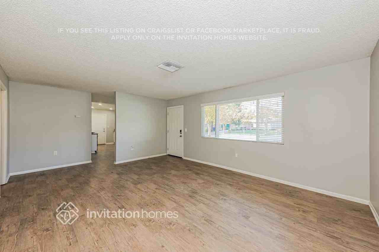 3937 North Golden Avenue - Photo 5 of 17