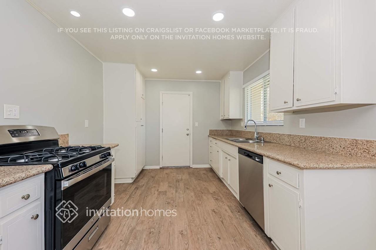 3937 North Golden Avenue - Photo 7 of 17