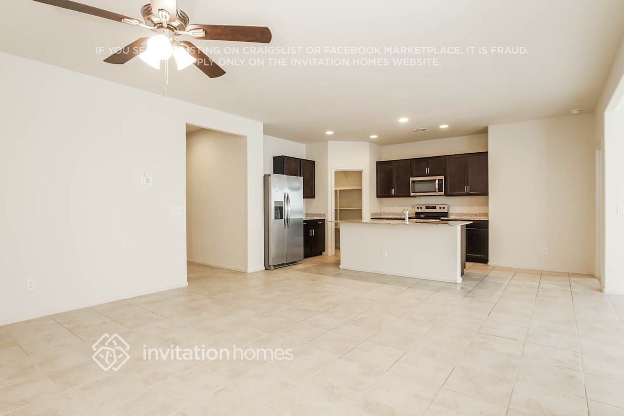 24457 W Verlea Dr - Photo 3 of 17