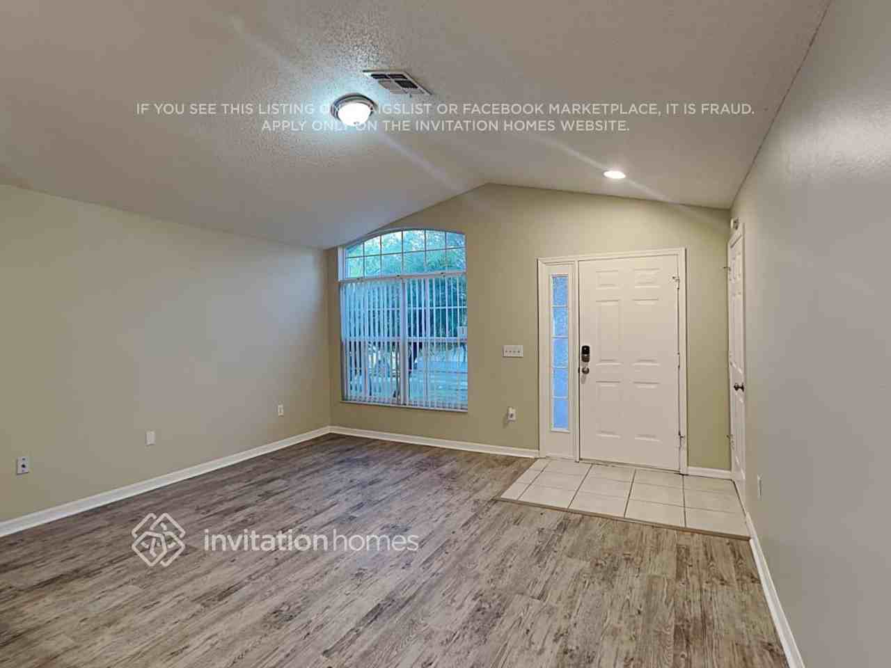 2426 Ashecroft Dr - Photo 3 of 17