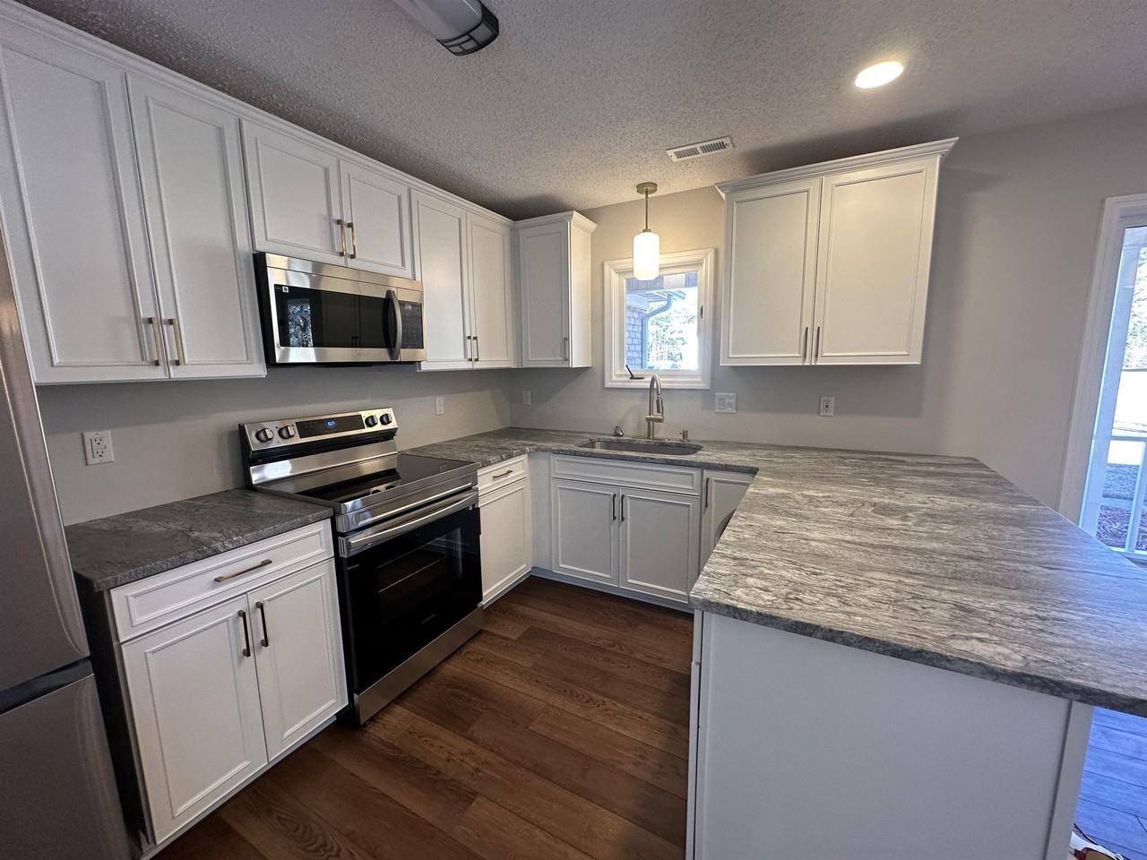 211 Forest Oaks Dr #1 - Photo 3 of 16