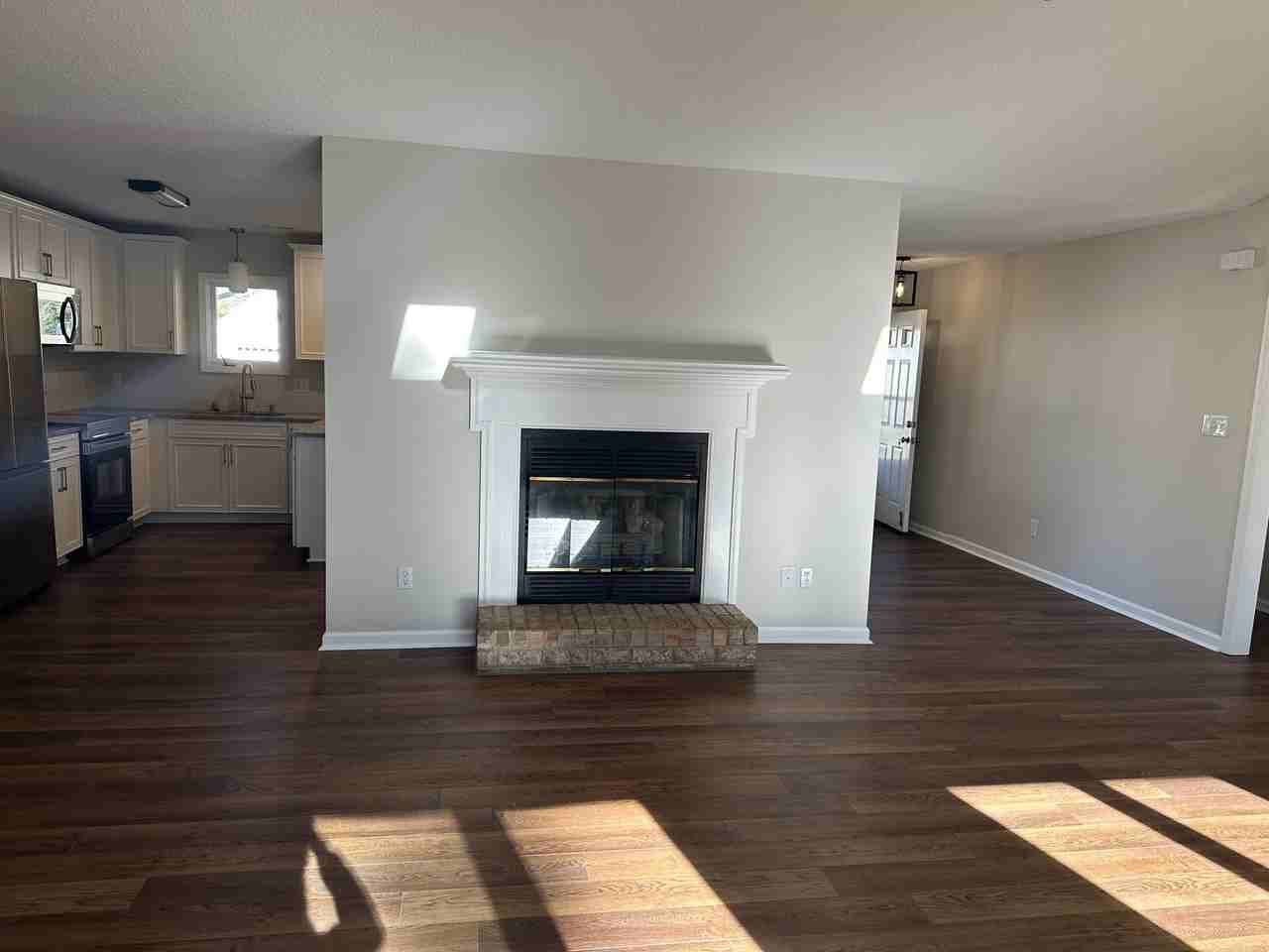 211 Forest Oaks Dr #1 - Photo 4 of 16