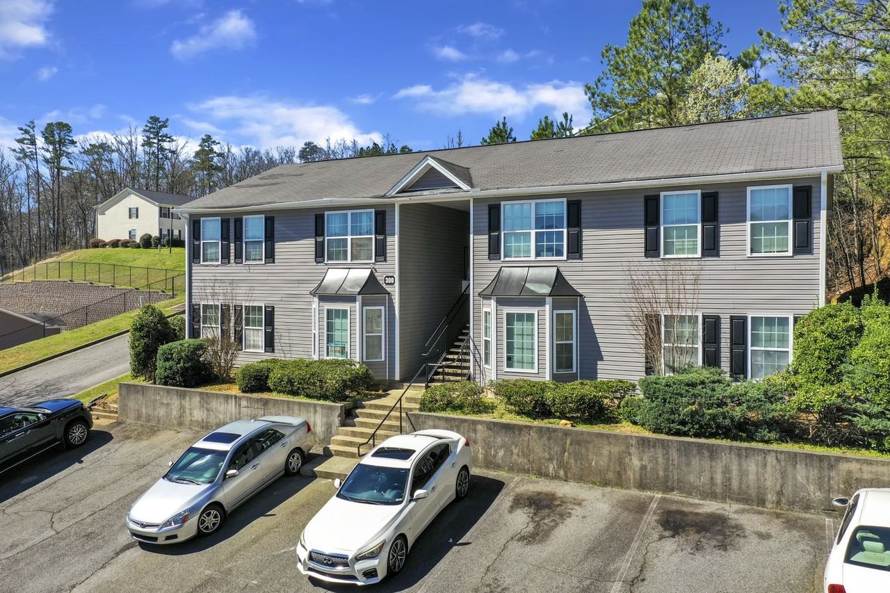 300 Stonehaven Cir #302 - Photo 2 of 20