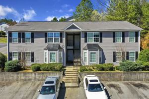 featured image of 300 Stonehaven Cir #304