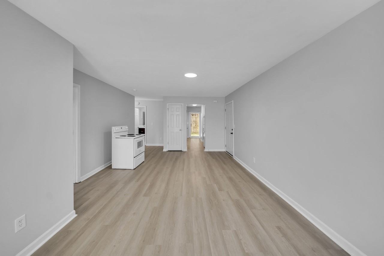 300 Stonehaven Cir #304 - Photo 3 of 10