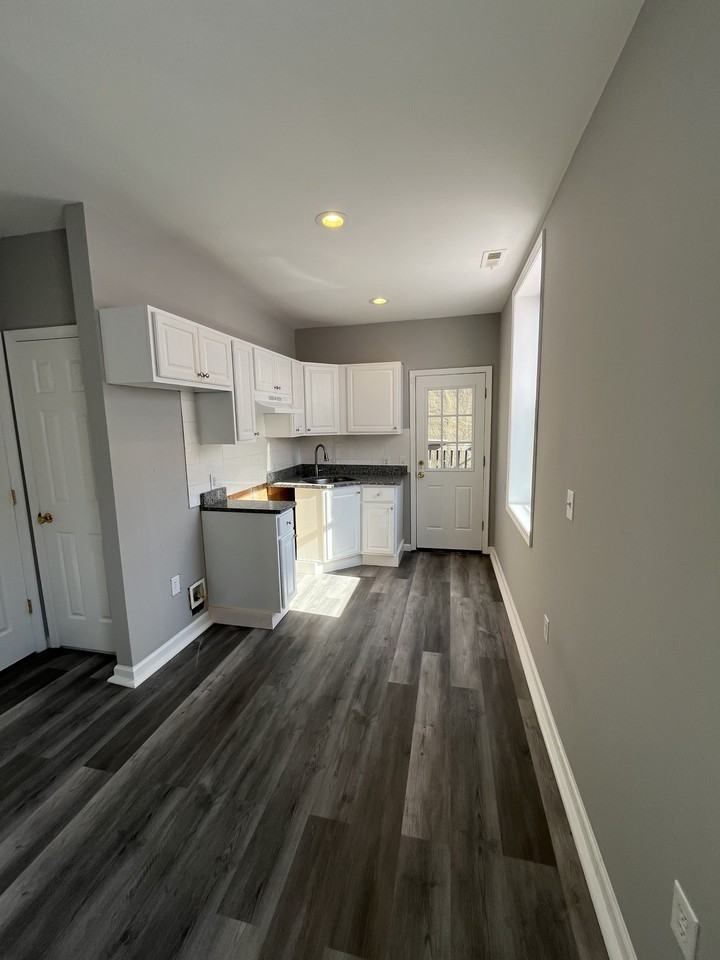 1915 S 8th St #2 - Photo 4 of 11