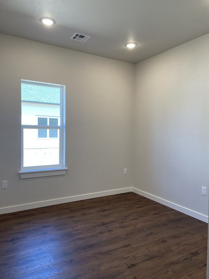 428 Smokey Ave #1 - Photo 4 of 13