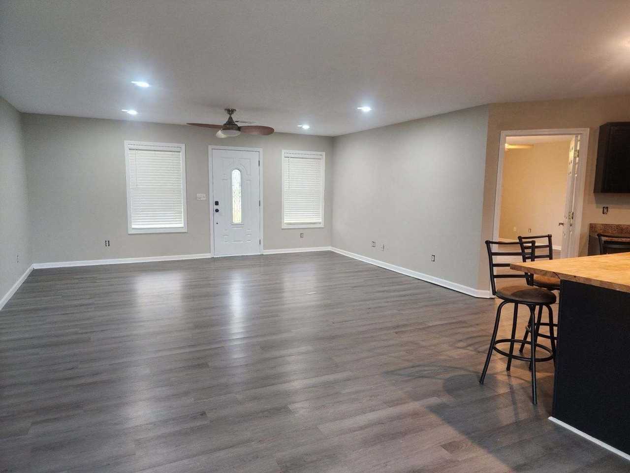 93 Washington Drive #1 - Photo 3 of 6