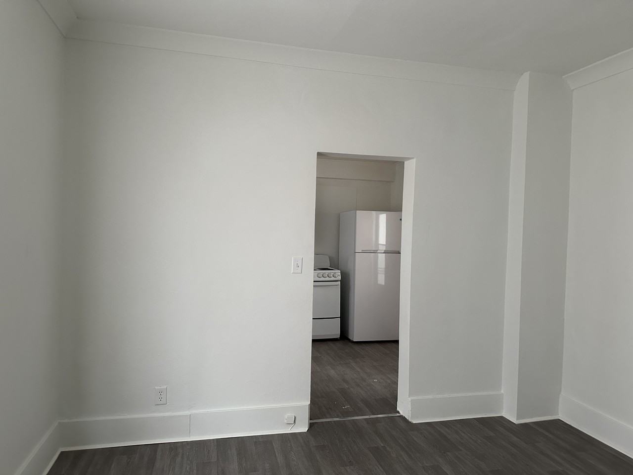 311 W Pleasant St #1 - Photo 6 of 12