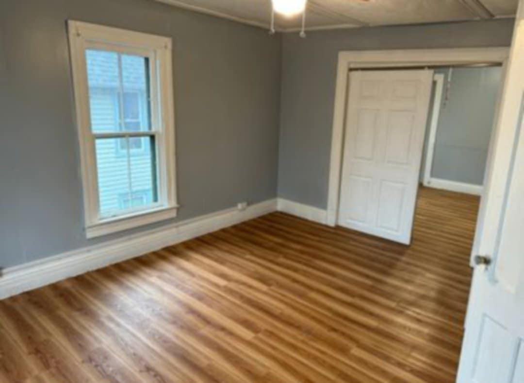 435 South Meadow Street - Photo 5 of 10