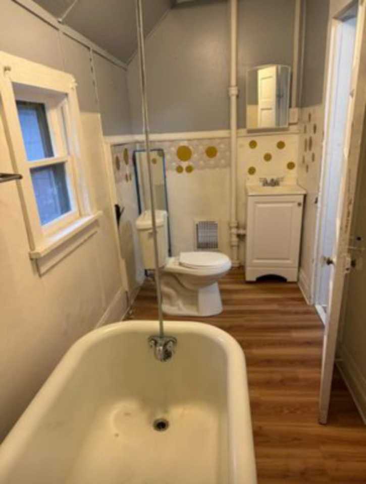 435 South Meadow Street - Photo 7 of 10