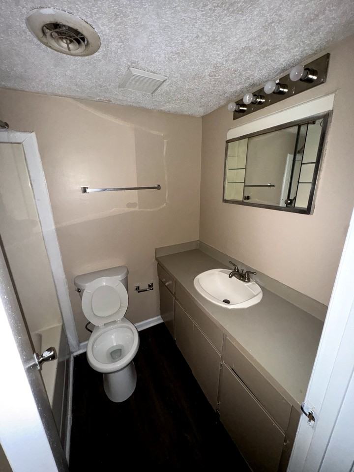 1964 Clinton Rd #64E - Photo 5 of 10