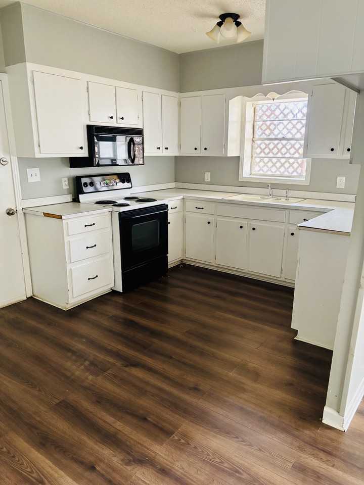 645 Dawson Rd #1 - Photo 3 of 10