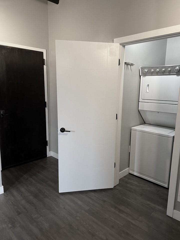 157 S. Kalamazoo MallSuite 404 #404MODELD - Photo 4 of 19