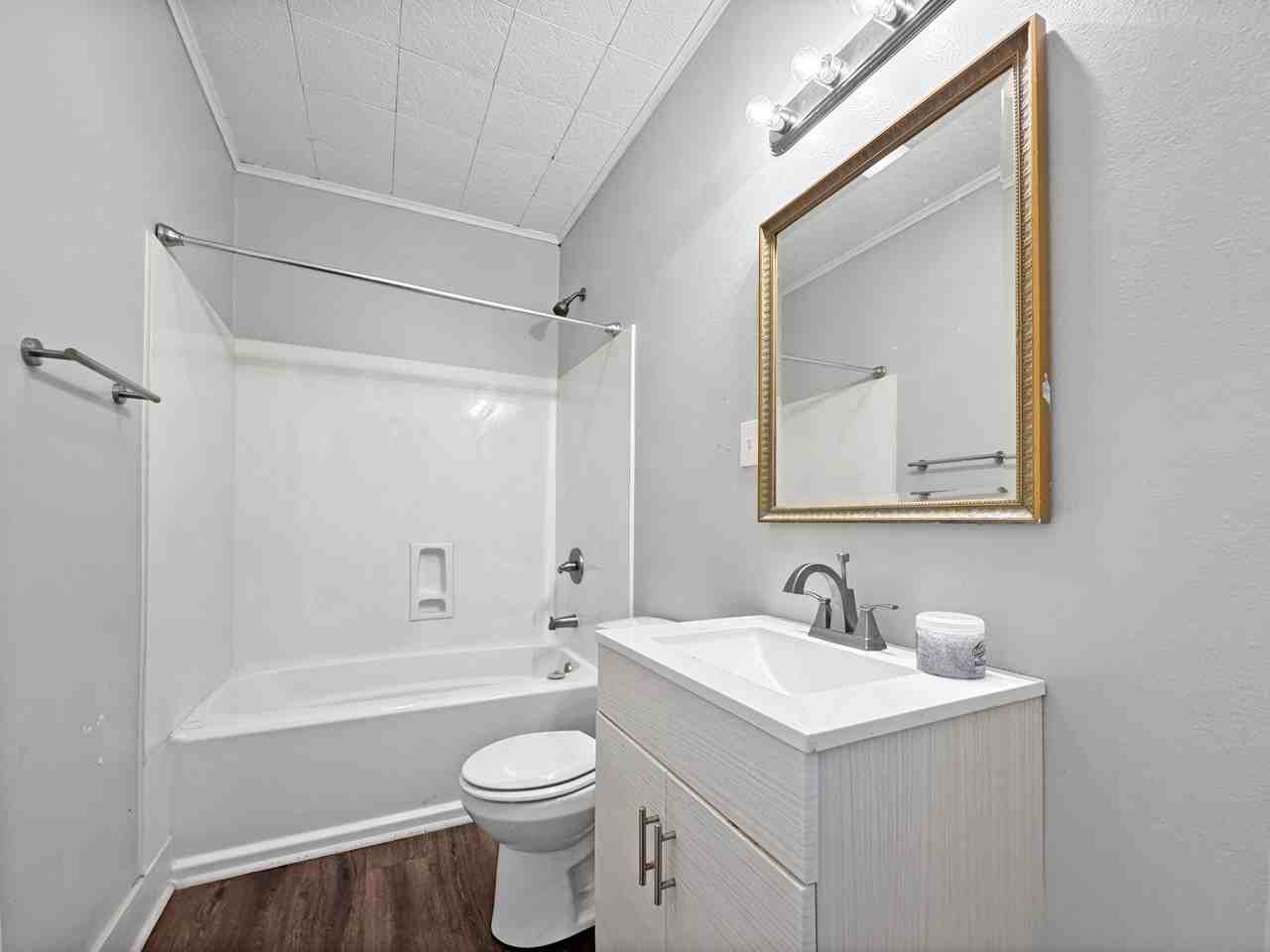 661 Victory Dr #1 - Photo 4 of 16