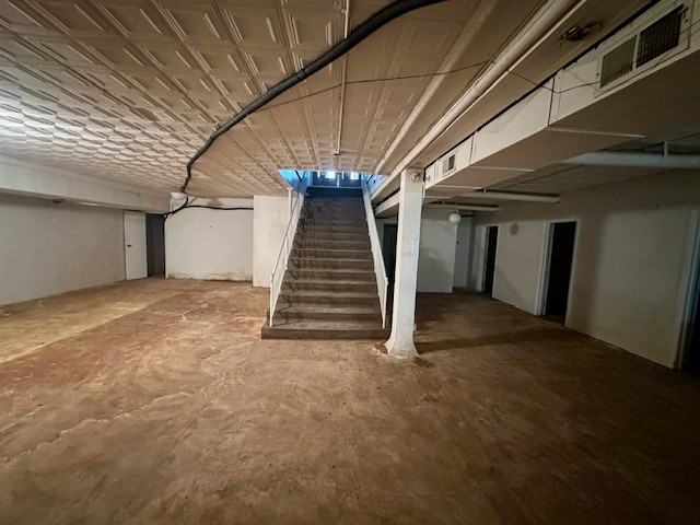 127 East Lincoln Avenue - Photo 3 of 5