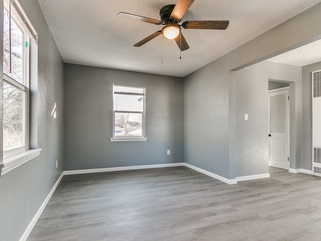 615 North Kickapoo Street #1 - Photo 3 of 9