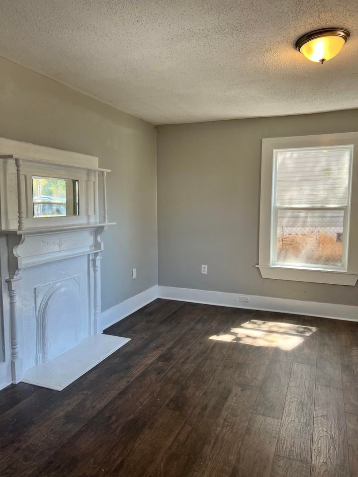 960 Dewey St Sw #960 - Photo 2 of 19