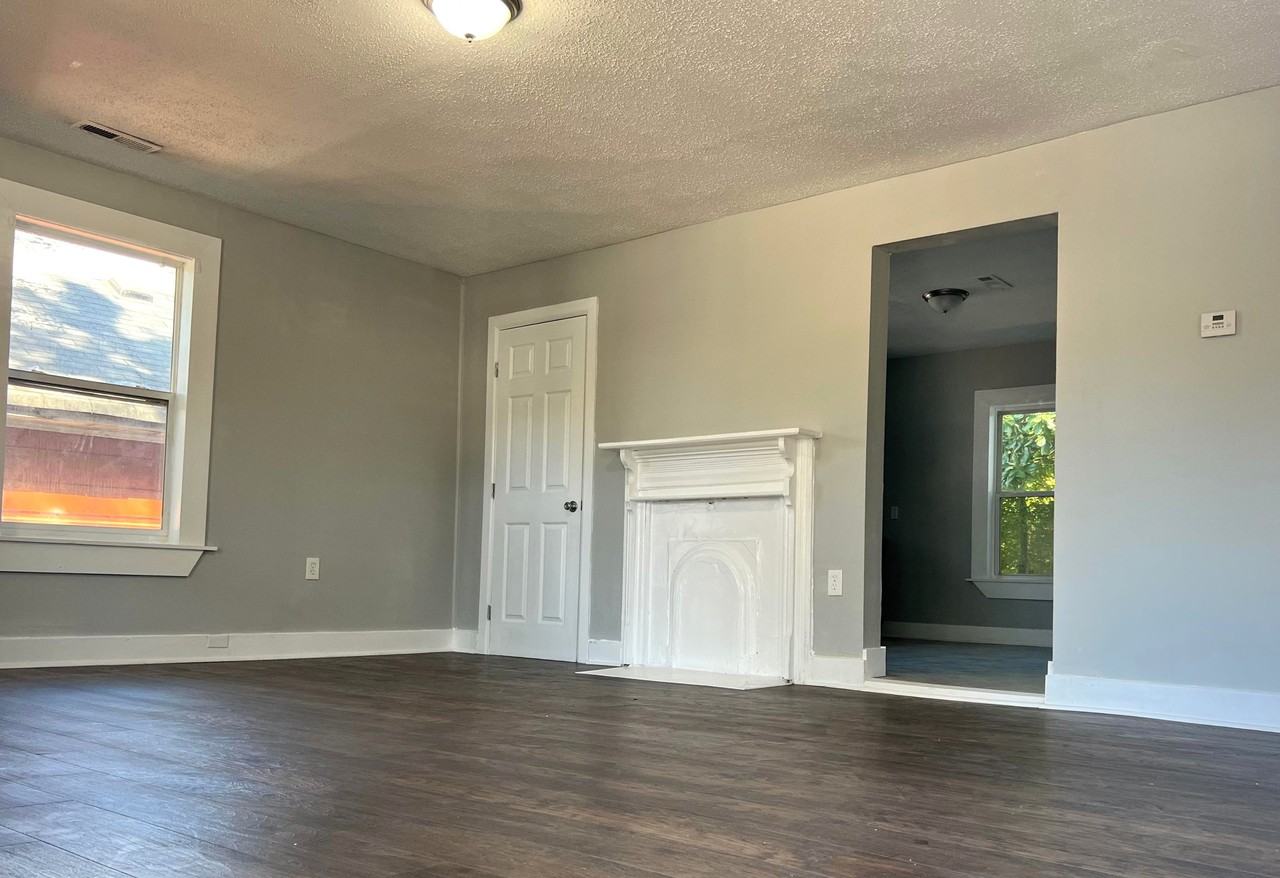 960 Dewey St Sw #960 - Photo 3 of 19