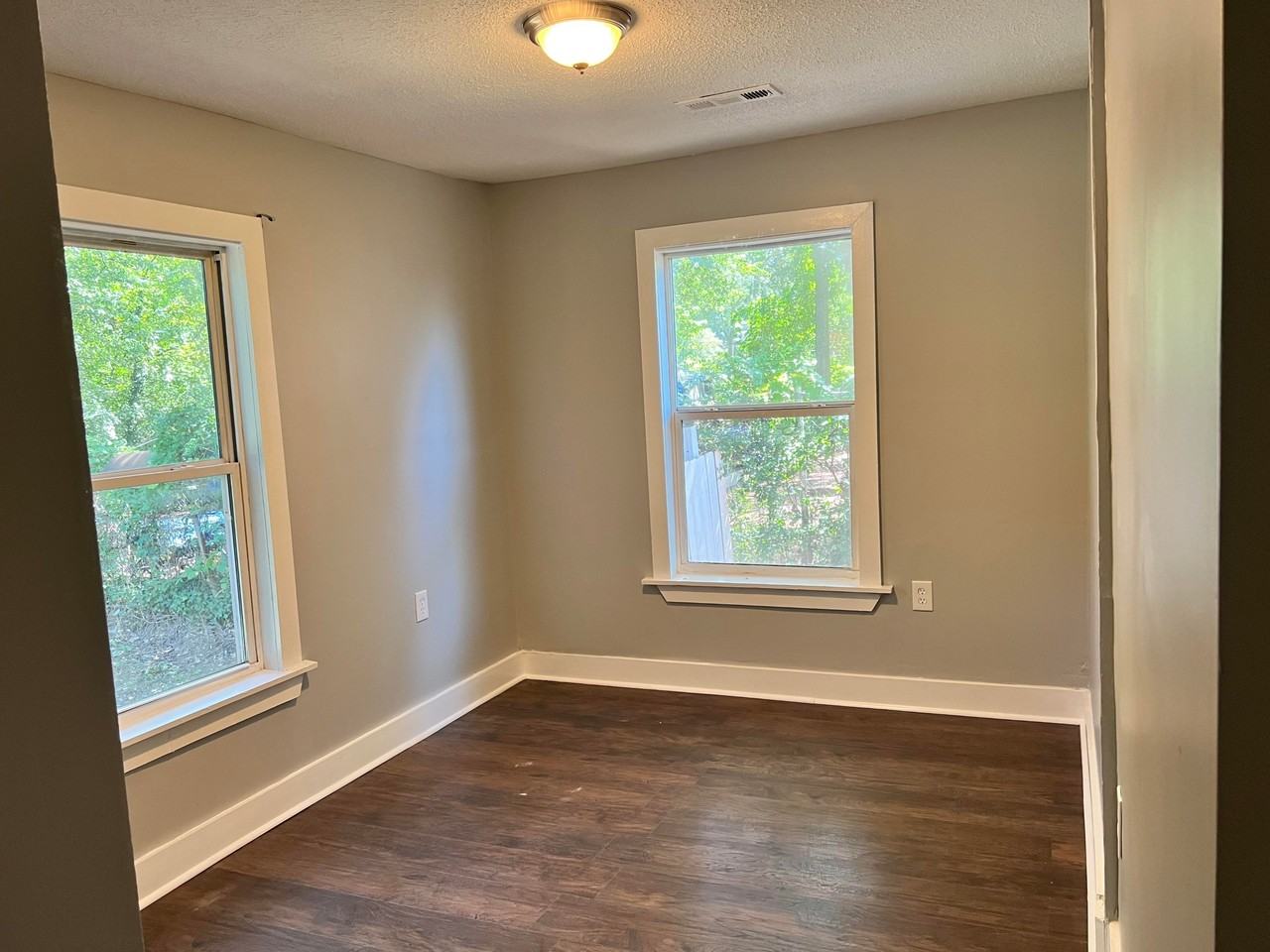 960 Dewey St Sw #960 - Photo 5 of 19