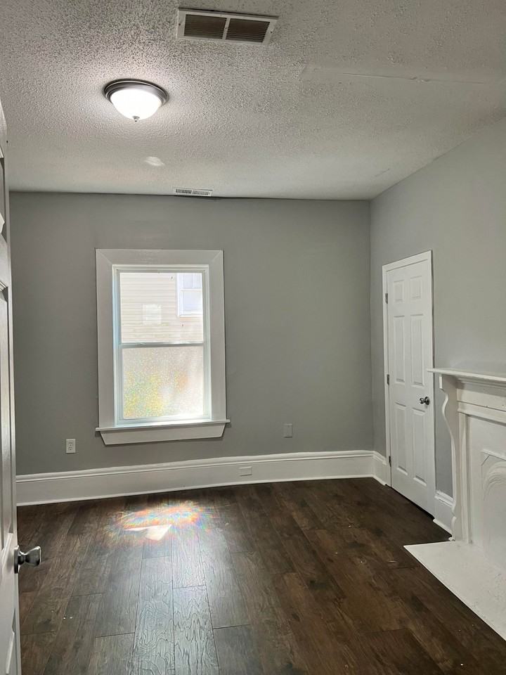 960 Dewey St Sw #960 - Photo 7 of 19