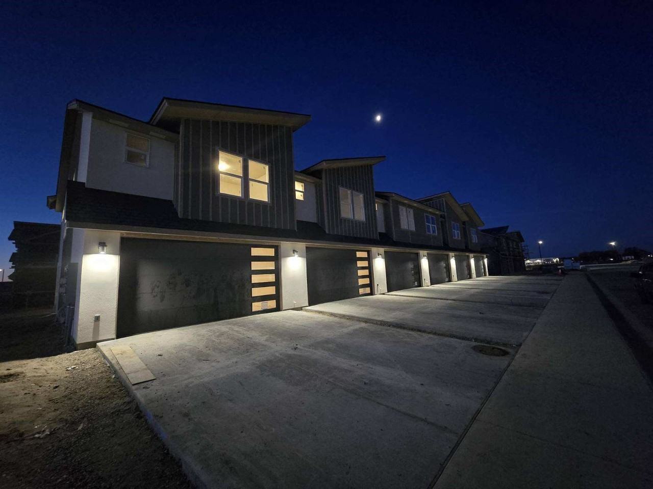 5104 Range Ln - Photo 3 of 3