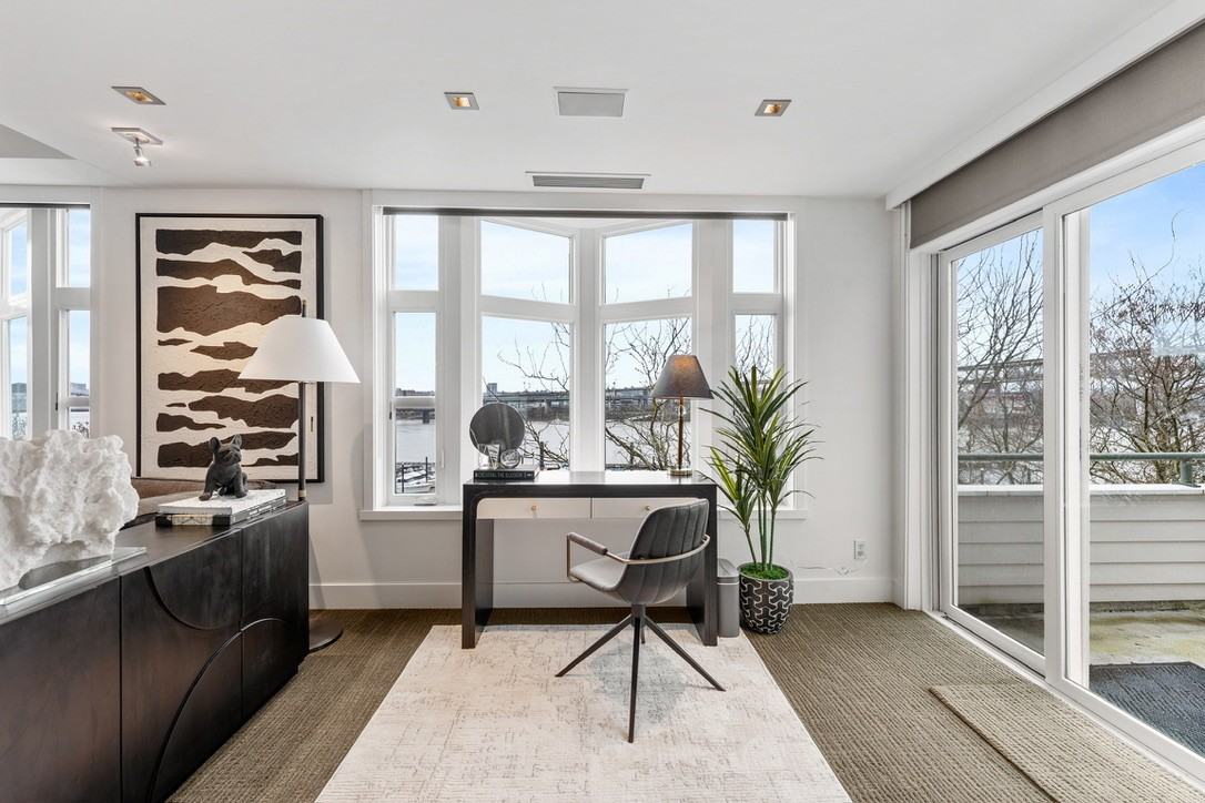 305 Southwest Montgomery Street #509 - Photo 4 of 50